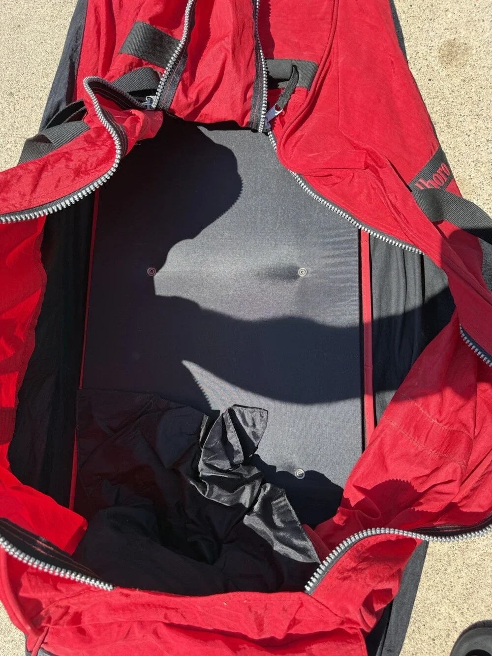 Vintage Marlboro Unlimited Gear - Rolling Travel Lg Duffel Bag - XL - 36
